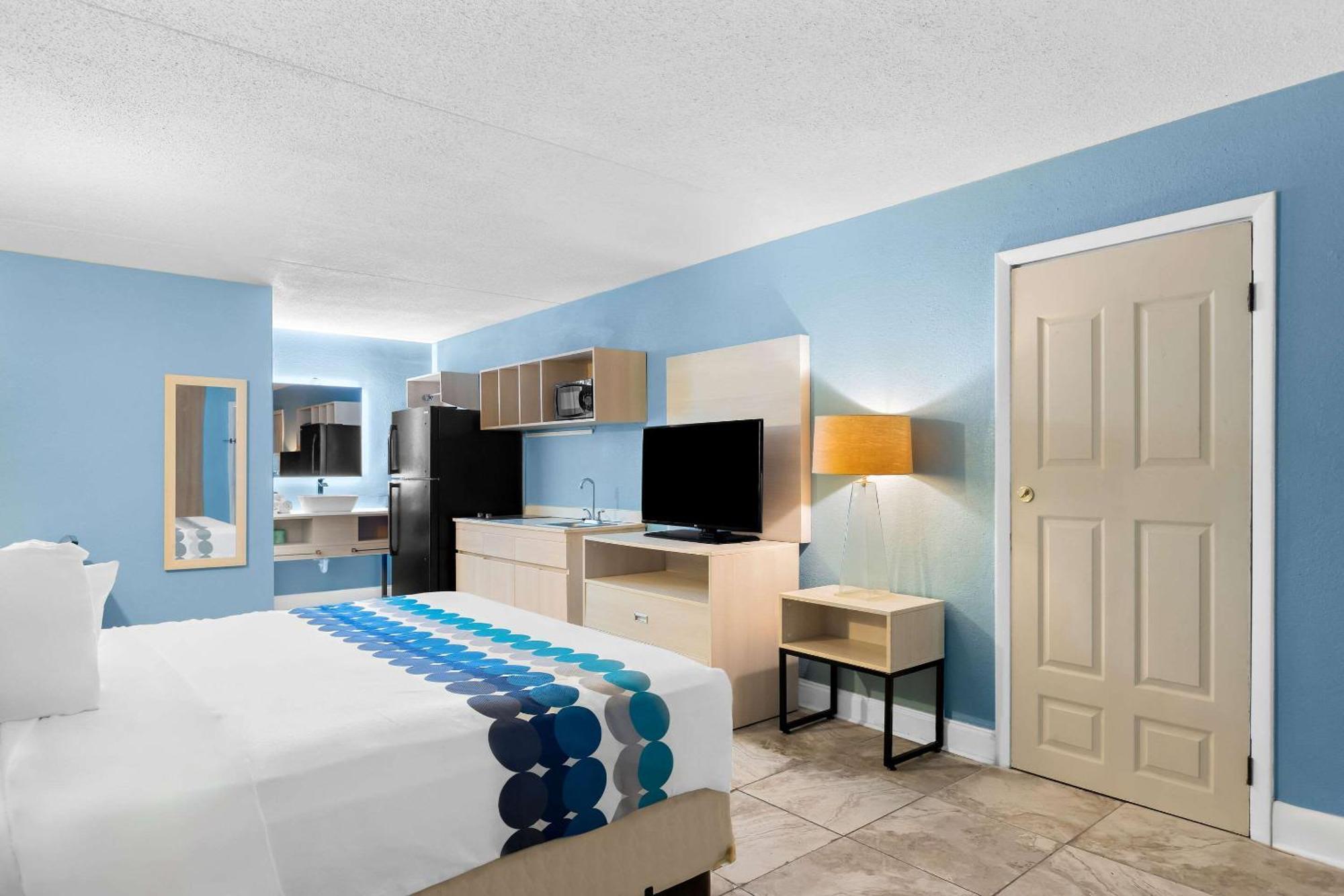Suburban Studios by Choice Hotels: New Rooms with Kitchens & Premium Amenities Brunswick Exterior photo
